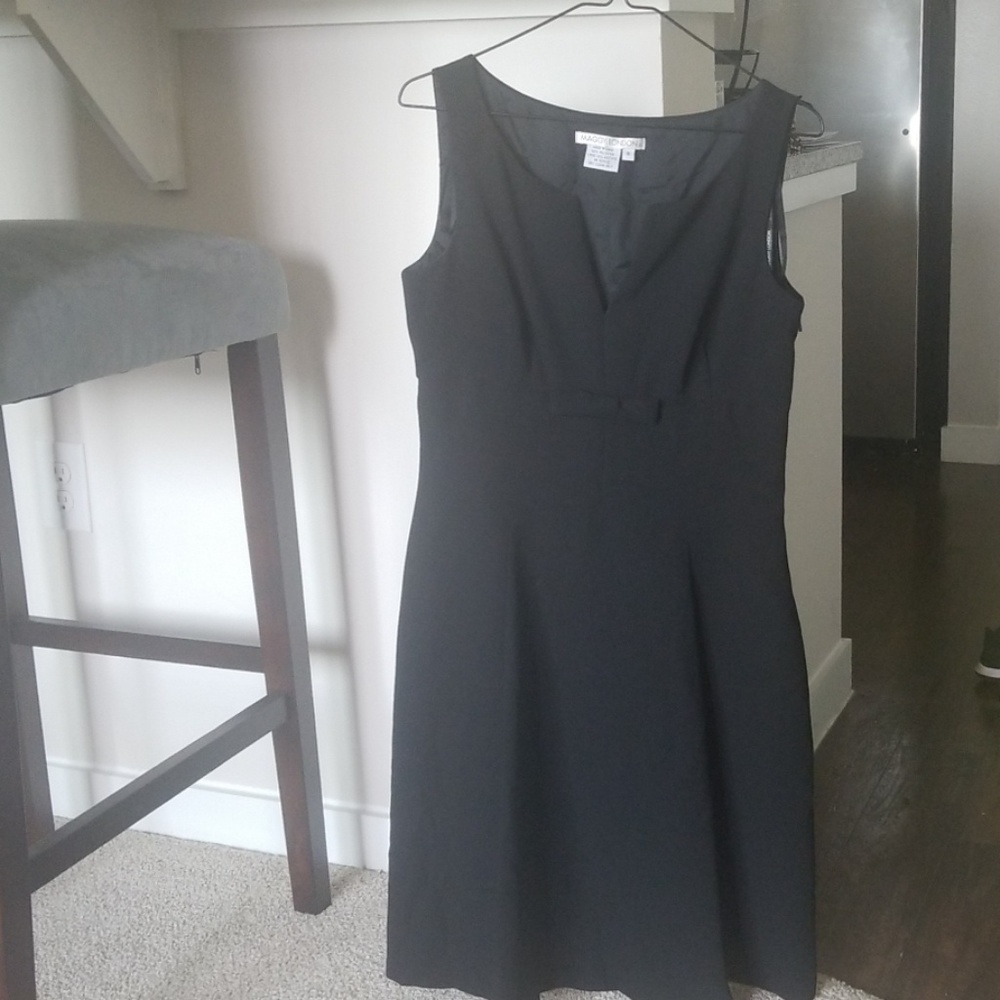 Maggy London Black dress w black bow accent